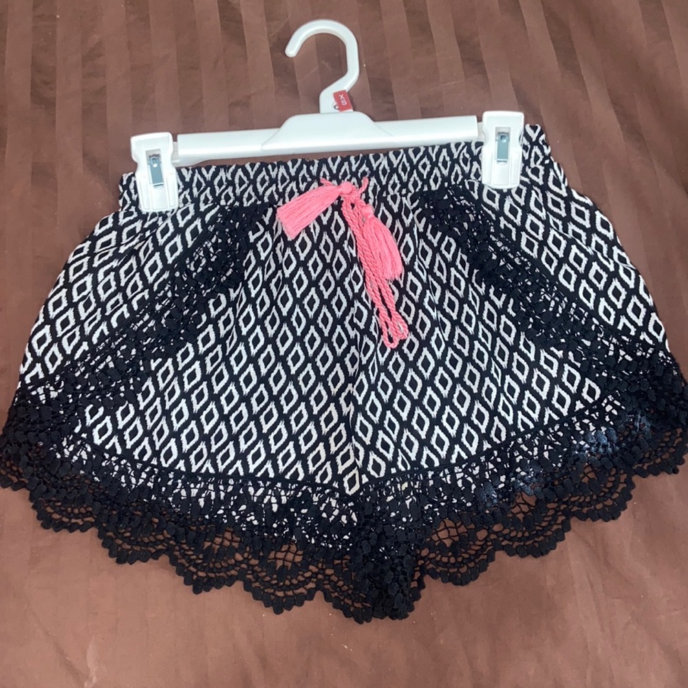 NWOT Crotchet Detail Shorts- Size XS